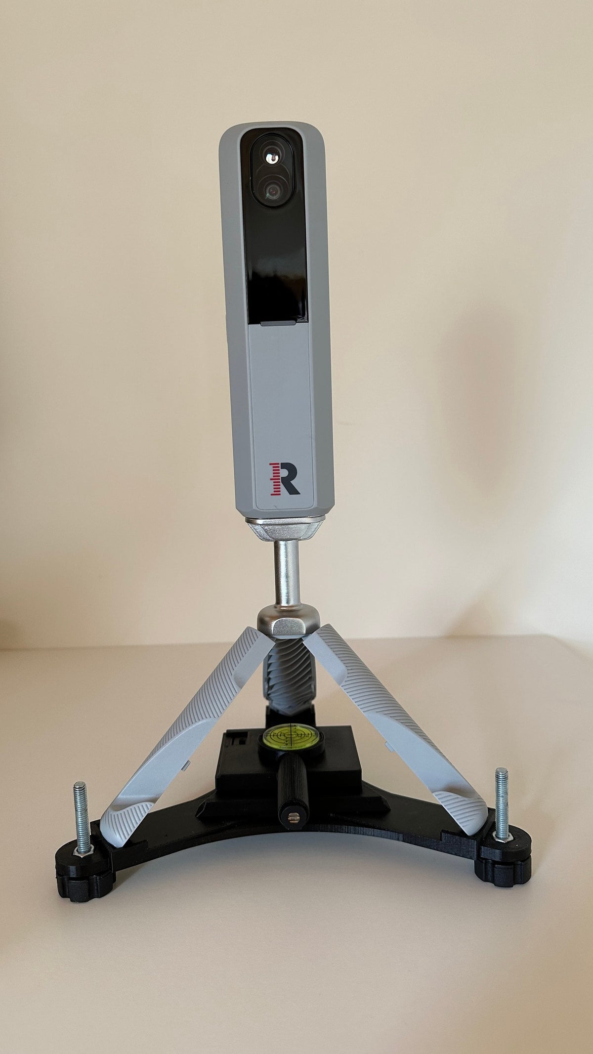 Rapsodo MLM2PRO mounted on an assembled example of the downloadable stand