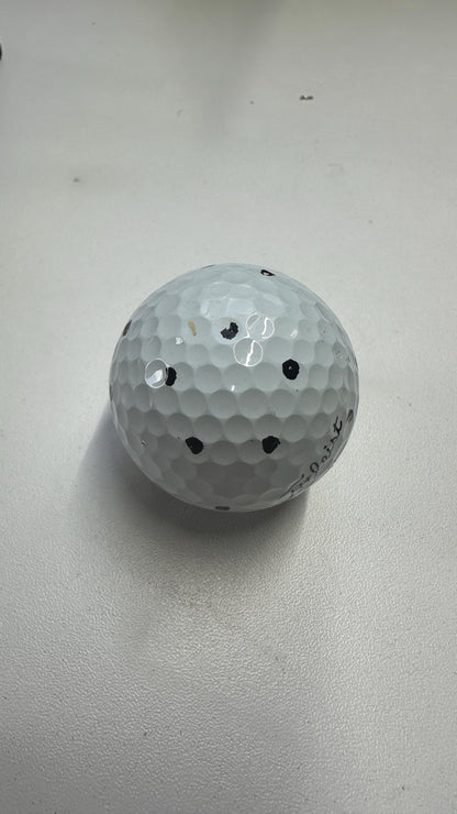 Golf ball with a completed dot pattern made using the Square Golf marker