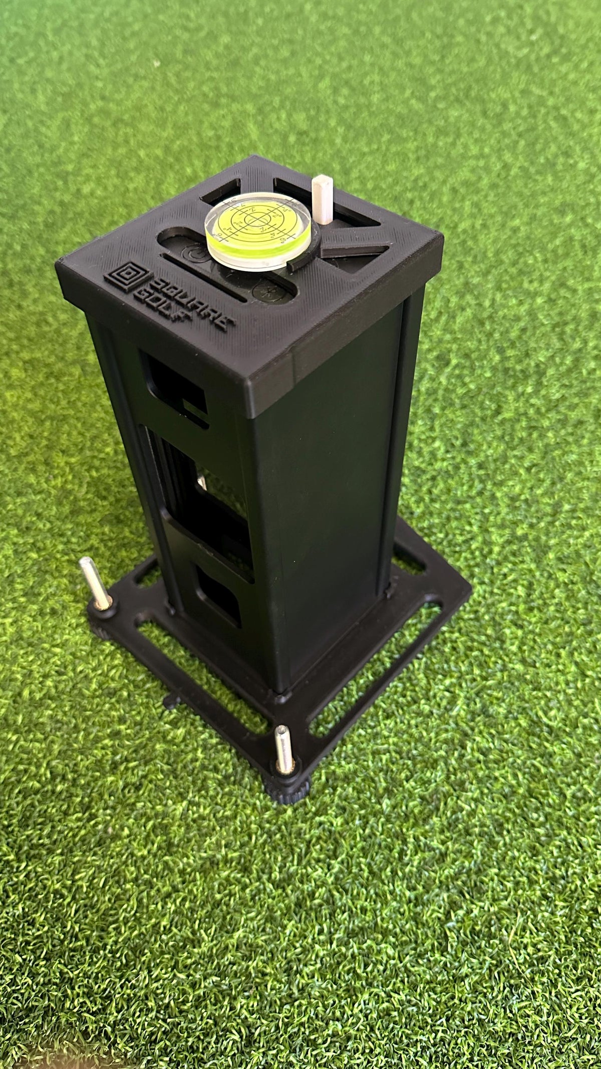 Original Square Golf metal case fitted in the adjustable leveling stand