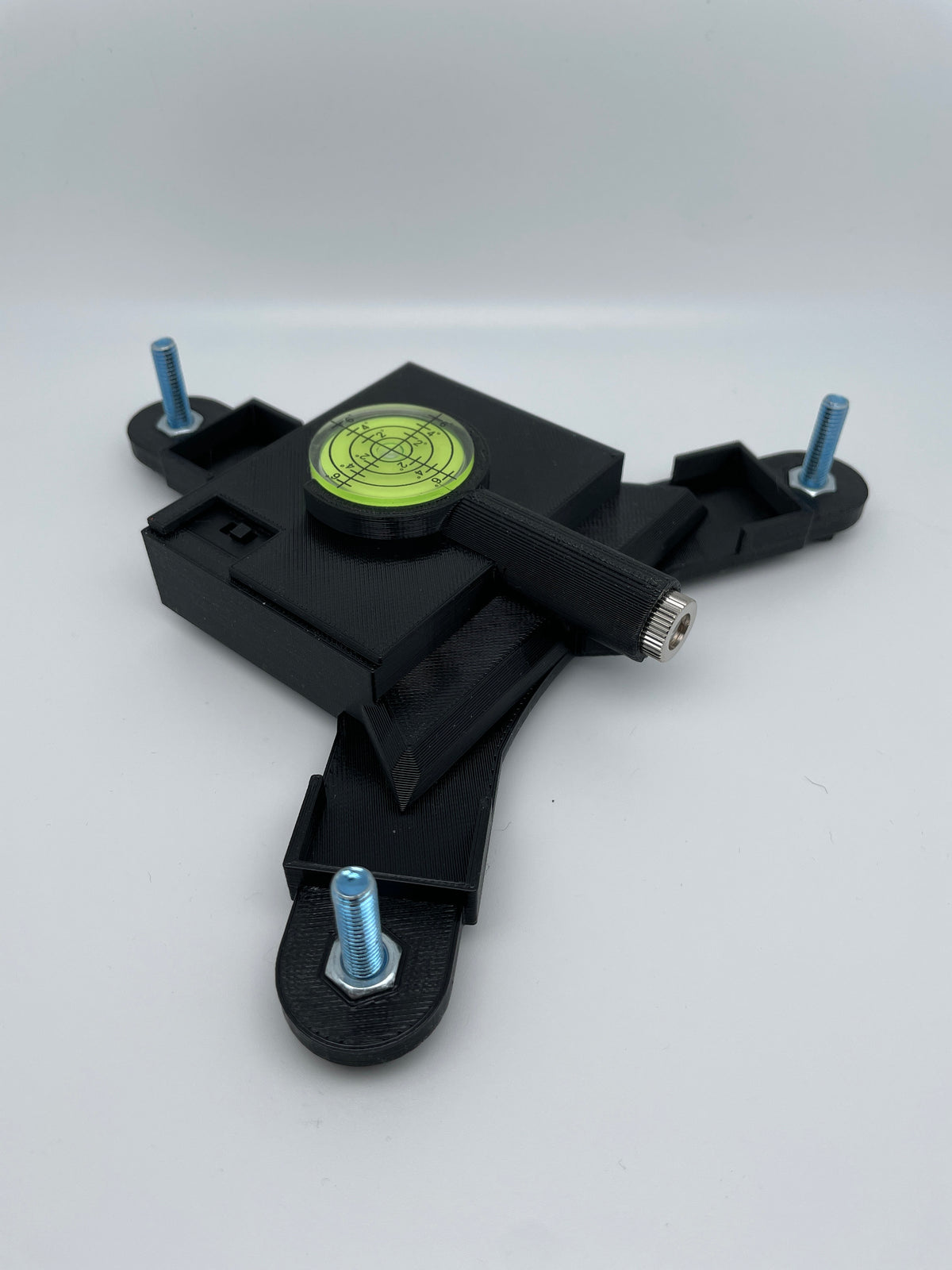 Garmin R10 stand with yellow bubble level and three adjustable feet